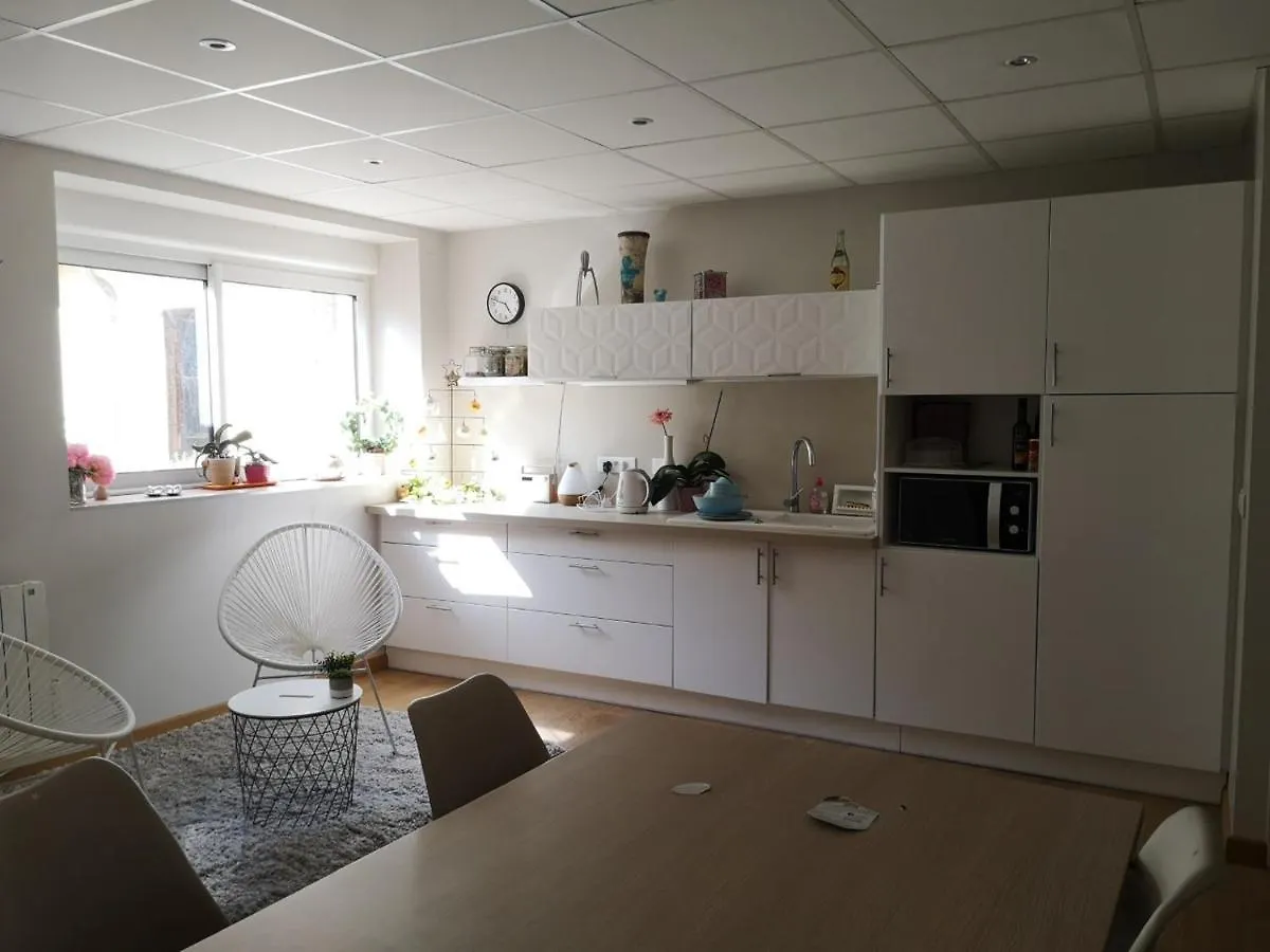Logement Cosy Verdoyant Rdc Avec Piscine Charmes-sur-Rhone 0*,  France